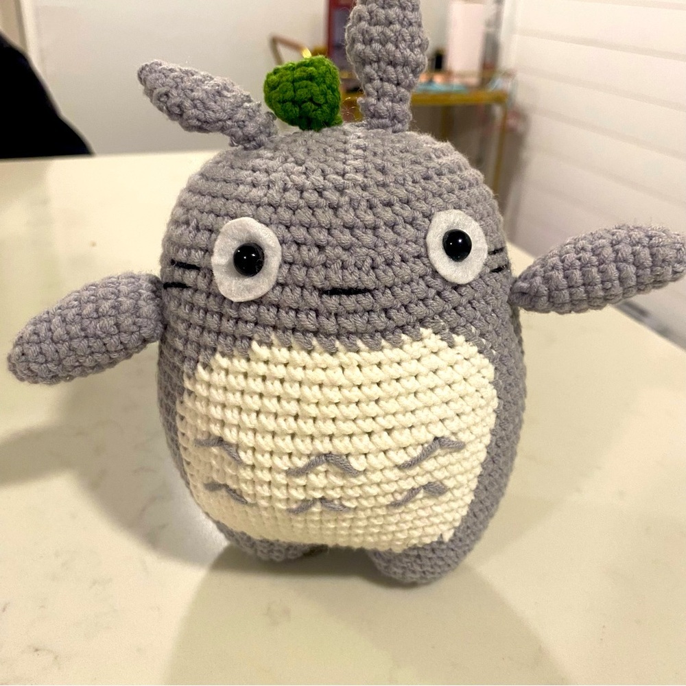 Totoro Hand-Crochet Plush Toy - Picture 3 of 5